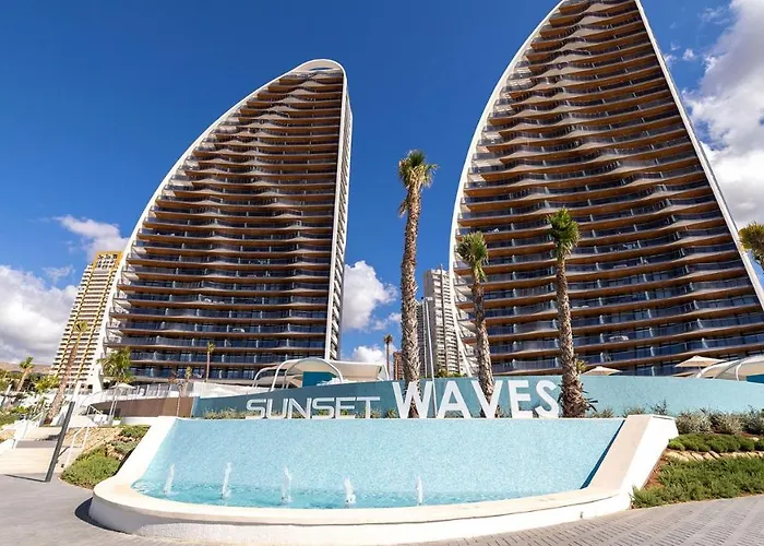 Sunset Waves Sea View דירה